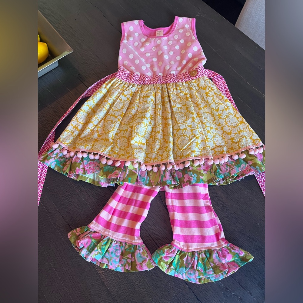 GiggleMoon 2 piece set size 6